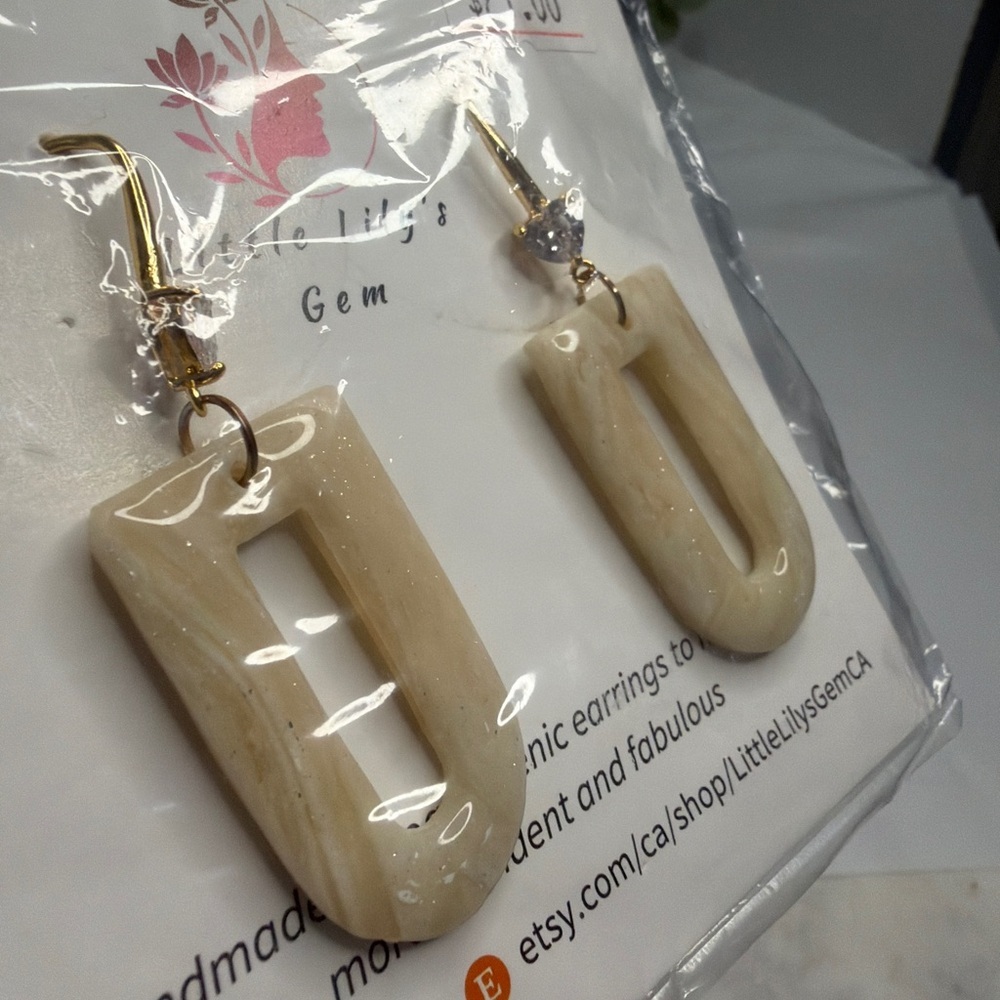 Handmade polymer clay Earrings - Picture 7 of 8